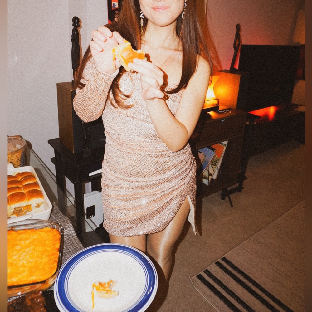 Meshki Kirstie One Shoulder Sequin
Mini Dress Gold - Picture 6 of 7